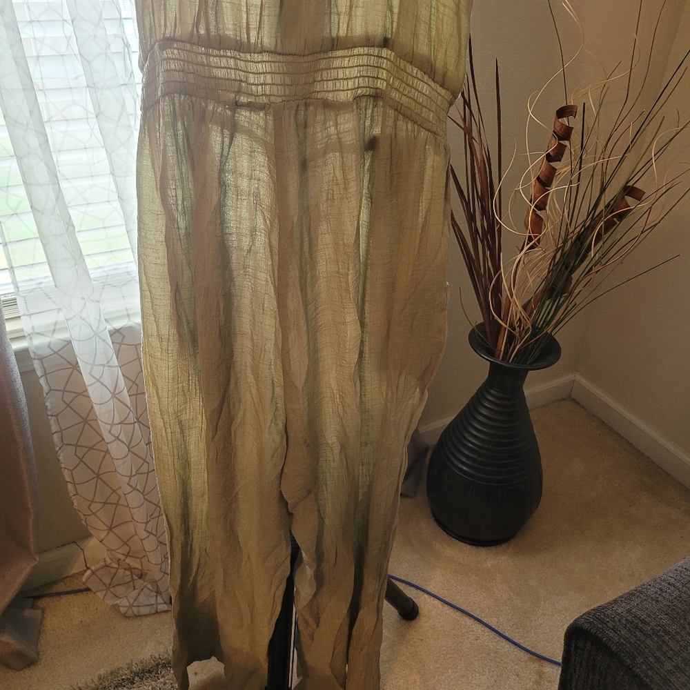 Green Ruffle shoulder pantsuit - Picture 3 of 3